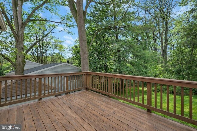 Building Photo - 8856 Youngsea Pl