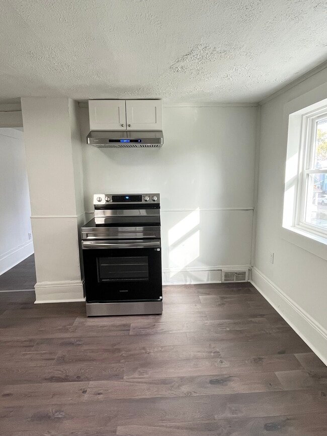 Building Photo - 1114 Cherry St