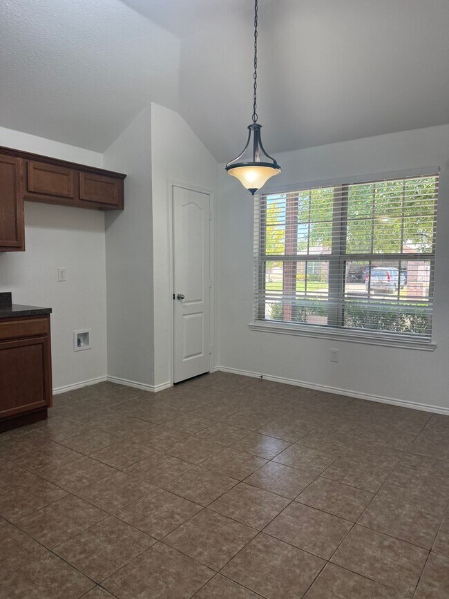 Building Photo - 4212 Agate Dr
