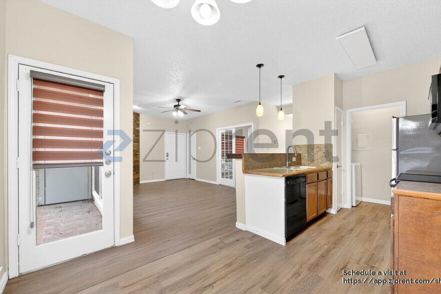 Building Photo - 4101 Esters Rd