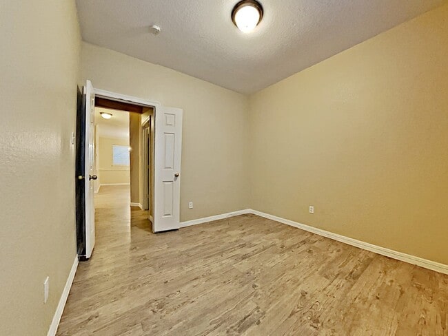 Building Photo - 12923 Tall Spruce Dr