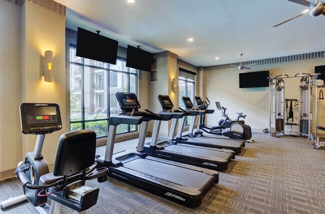 Building Photo - Exclusive 2-Bed | 100% Off First Month!
