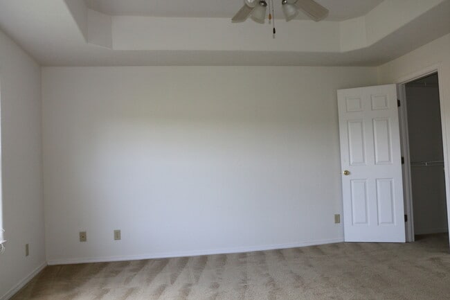 Building Photo - Available 10/7/2025