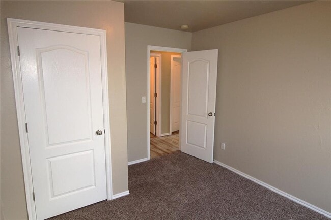 Building Photo - 4518 SE 77th St
