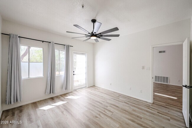 Building Photo - 11333 N 92nd St