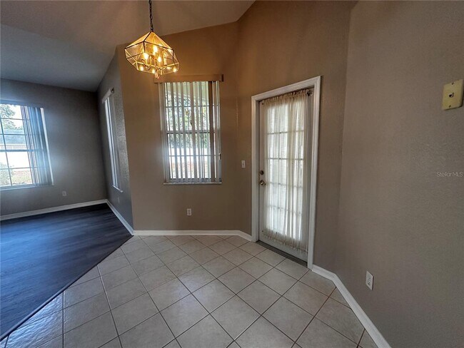 Building Photo - 10061 SW 74th Terrace