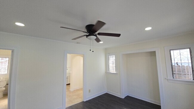 Building Photo - 59(454)