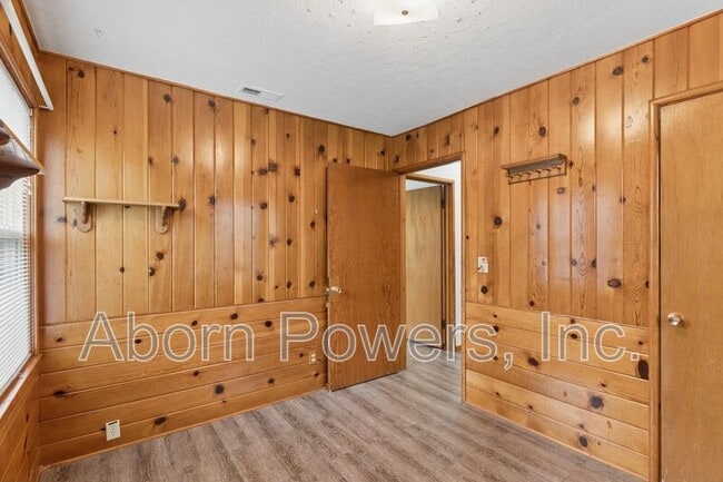 Building Photo - 1800 Tyrrel Ln