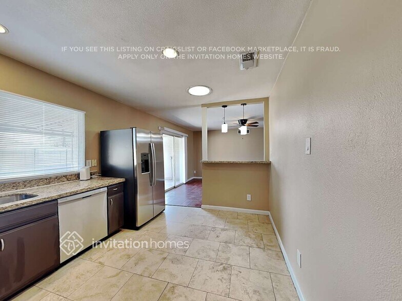 Building Photo - 2184 E Broadmor Dr
