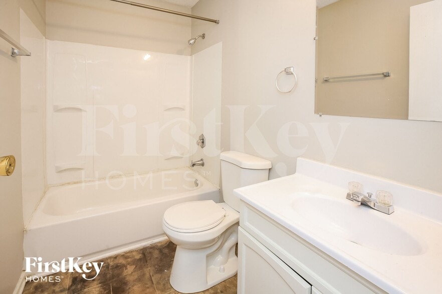 Building Photo - 9431 Pepperidge Dr