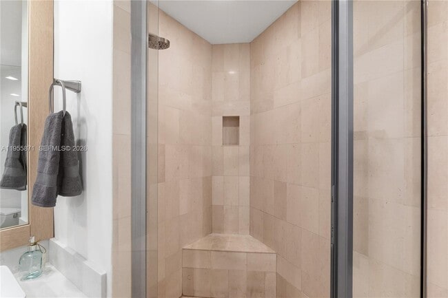 Building Photo - 300 South Pointe Dr