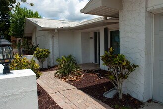 Building Photo - 3/Bedroom 3/Bath Tarpon Springs Home