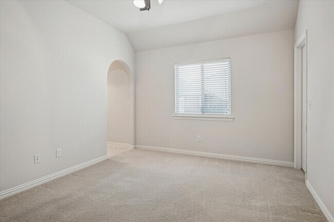 Building Photo - Stunning home in Panther Creek