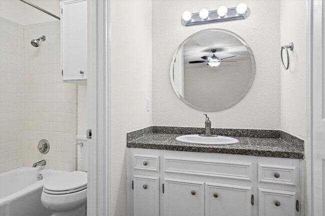 Building Photo - 361 Fantail Loop