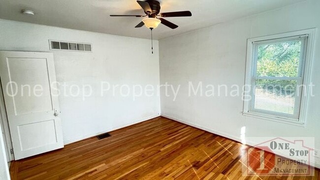 Building Photo - Charming 2 Bedroom, 1 Bathroom home in Ind...