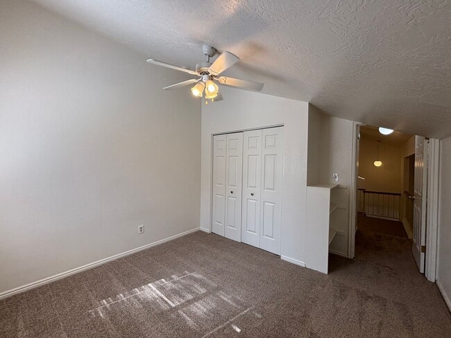 Building Photo - SPACIOUS 3 BEDROOM TOWNHOME FOR RENT IN DO...