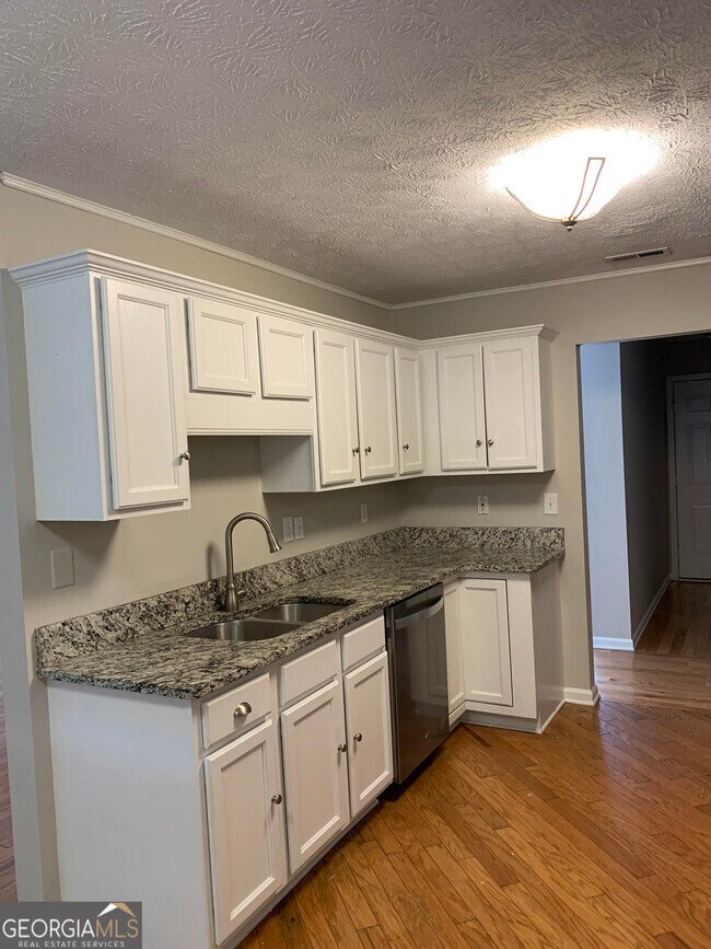 Building Photo - 312 Vendella Cir