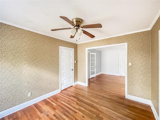 Building Photo - 5501 Montview St