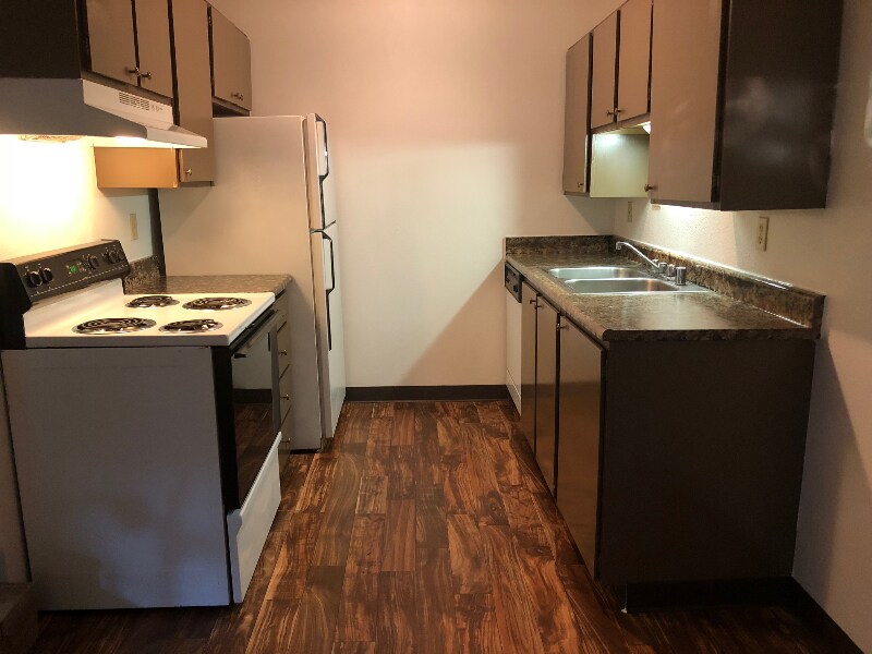 Building Photo - 3206 Pine Rd NE