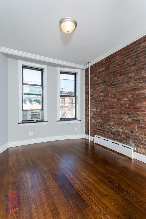 Building Photo - 336 E 18th St