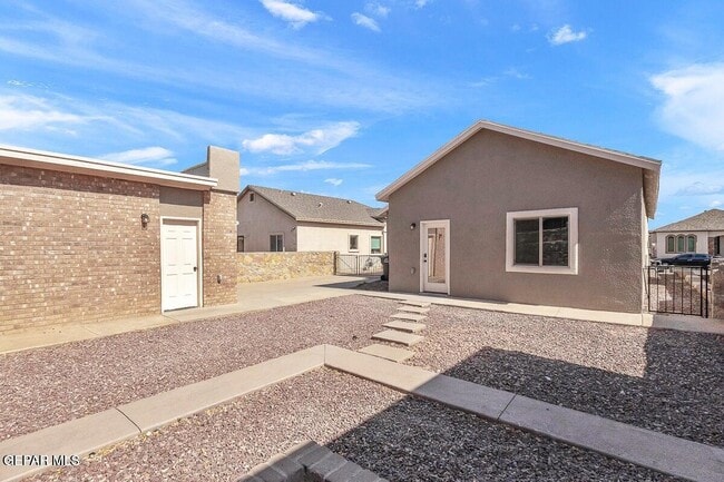 Building Photo - 14349 Tobe Davis Dr