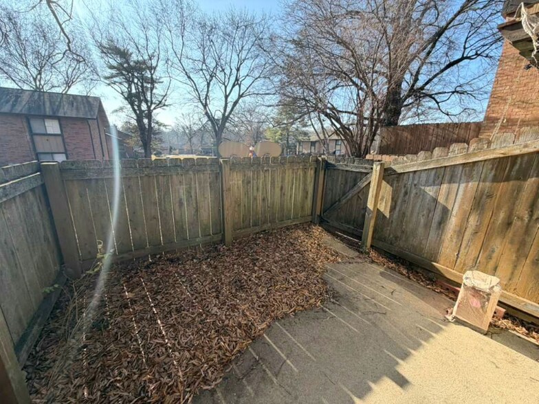 Building Photo - 3582 Pershall Rd