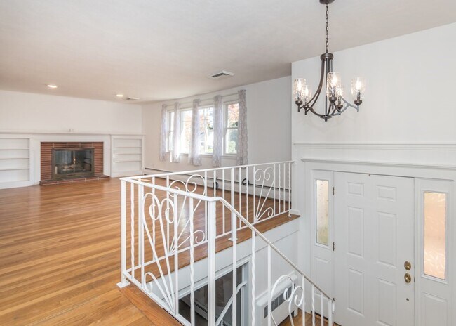 Building Photo - 59 Hobbs Brook Rd