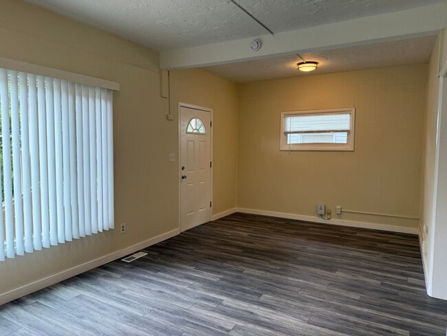 Building Photo - Charming 3-Bedroom Home in the Heart of Ov...