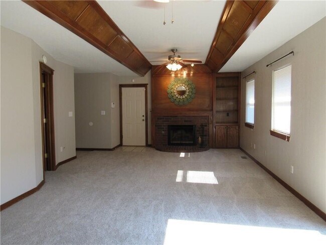 Building Photo - 936 W Tesio Way