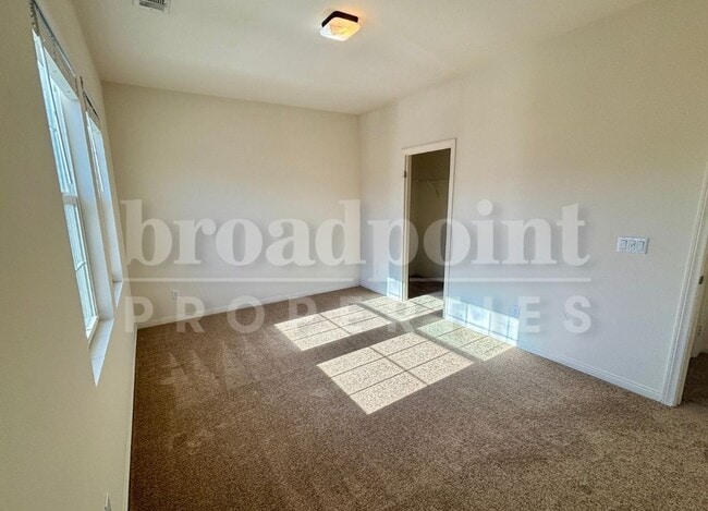 Building Photo - 1650 N Las Flores Dr