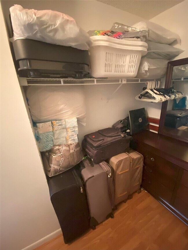 Building Photo - 821 Sky Pine Way