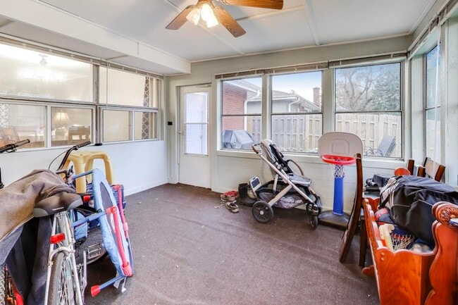 Building Photo - 6 S Waterman Ave