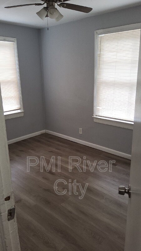 Building Photo - 2057 Brackland St