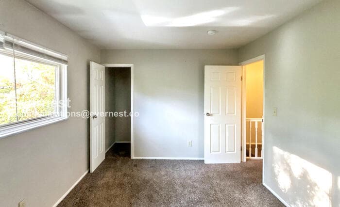 Building Photo - 2143 Wadsworth Dr