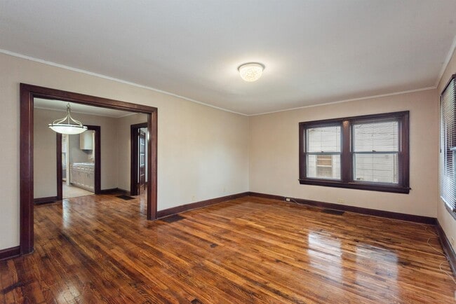 Building Photo - 4021 Porter Ave