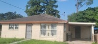 Building Photo - Newly Renovated 4 BEDROOM SINGLE FAMILY HOME