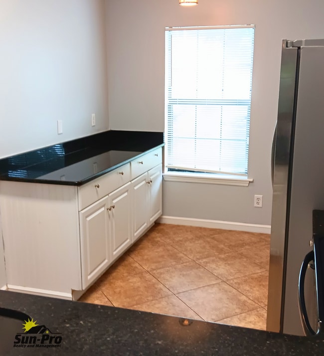 Building Photo - 3748 Gatewood Dr