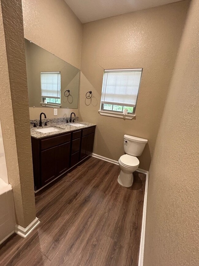 Building Photo - 5302 Summit St