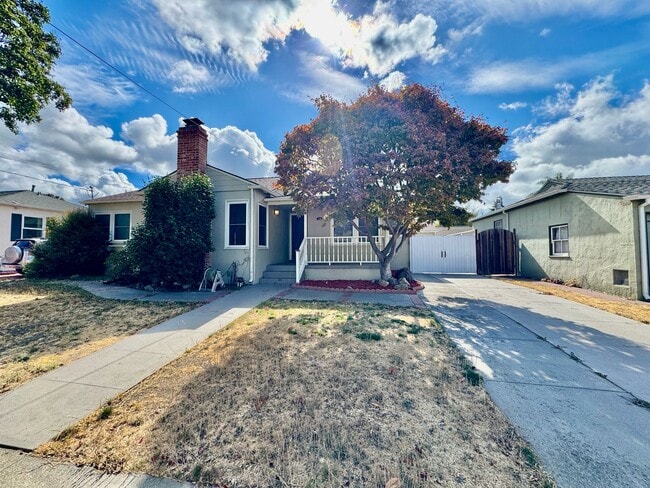 Primary Photo - Remodeled 3Bed/2Bath Home in San Leandro –...
