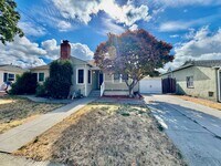 Building Photo - Remodeled 3Bed/2Bath Home in San Leandro –...