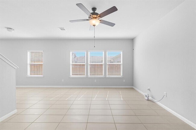 Building Photo - 200 Driftwood Ln
