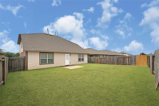 Building Photo - 29115 Jacobs River Dr