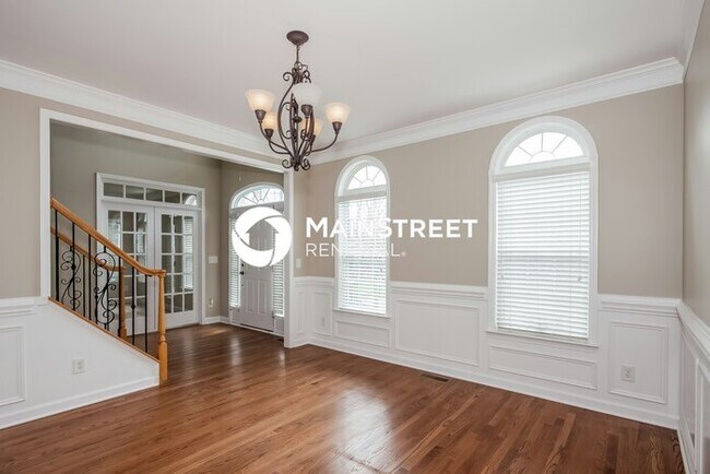 Building Photo - 4 Bedroom Pet-Friendly Home in Matthews, NC with Main Street Renewal