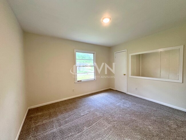 Building Photo - 1616 Gilda Cir