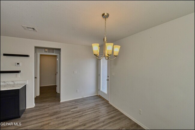 Building Photo - 952 Orangetip Dr