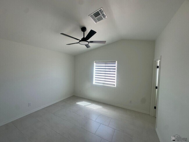 Building Photo - 3745 Santa Sophia St