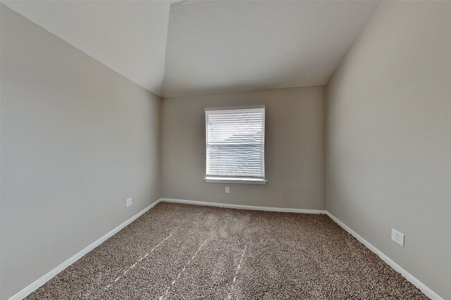 Building Photo - 8002 Weeping Willow Pl