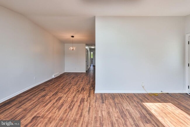 Building Photo - 9898 Wistaria St