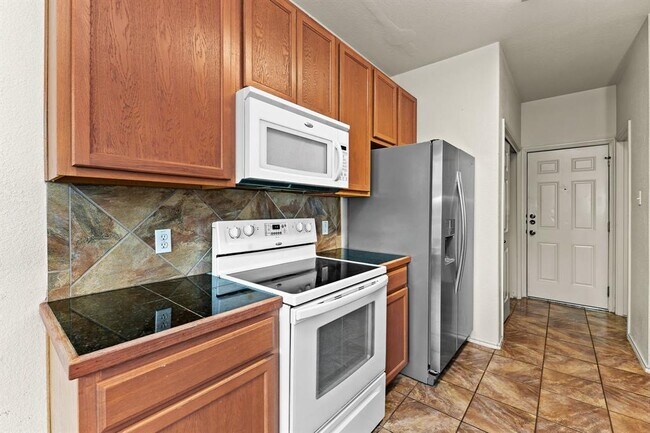 Building Photo - 2410 Great Oaks Dr