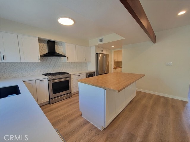 Building Photo - 11 Meadowsweet Way